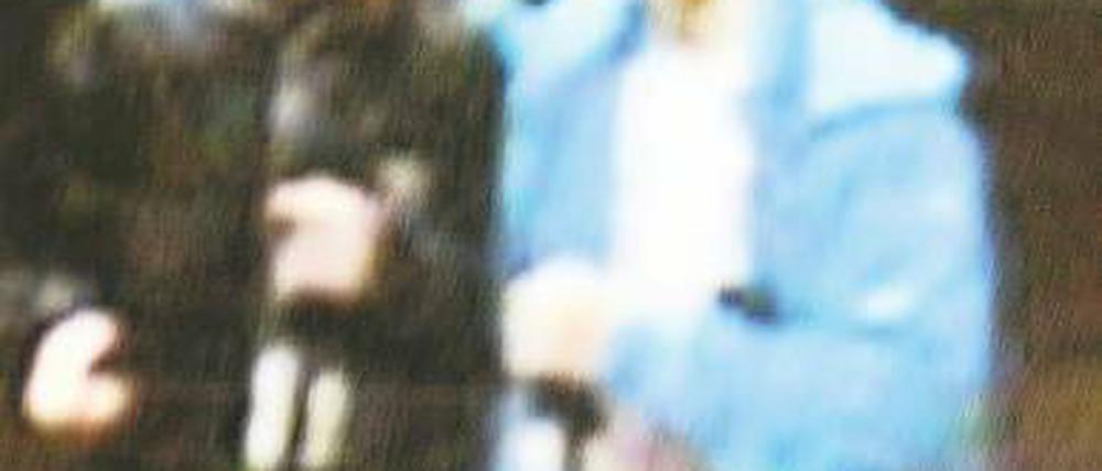 Gesucht. Die Verdächtigen, aufgenommen von einer Überwachungskamera.