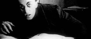 Nosferatu  Sinfonie des Grauens open air vor der Orangerie.
