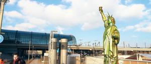 Warum in die Ferne schweifen? Am Hauptbahnhof siehts ein bisschen nach New York und Nowosibirsk aus.