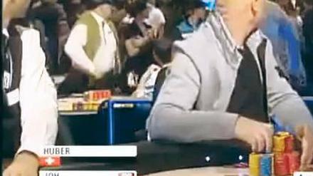 Achtung, Überfall! Erste Reaktionen von Teilnehmern des Pokerturniers.
