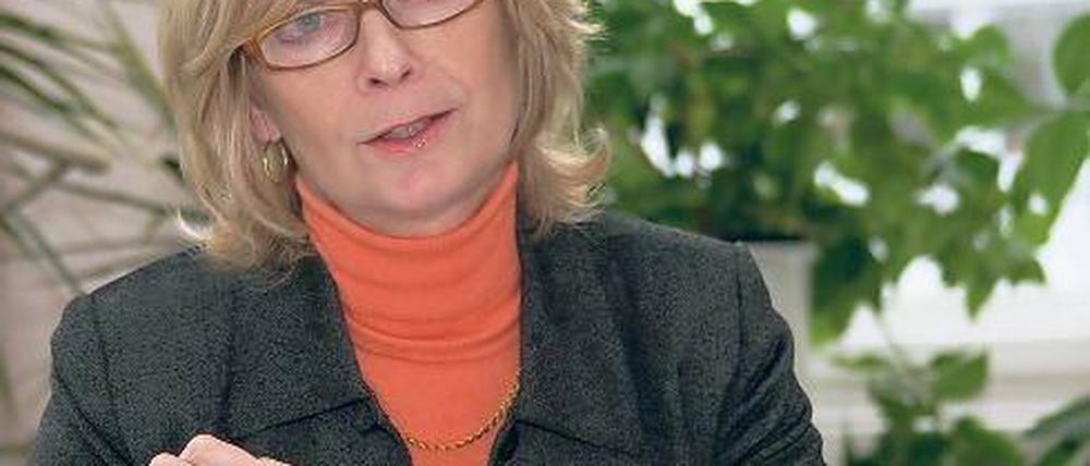 Ich lache gern. Das sagte Elona Müller-Preinesberger 2003 nach ihrem Amtsantritt den PNN. Auch heute ist das noch so  obwohl Potsdams Sozialdezernentin stets zahllose Probleme auf ihrem Tisch hat. Und einige Schwierigkeiten, wie der Tierheimneubau für Potsdam, nicht verschwinden wollen.