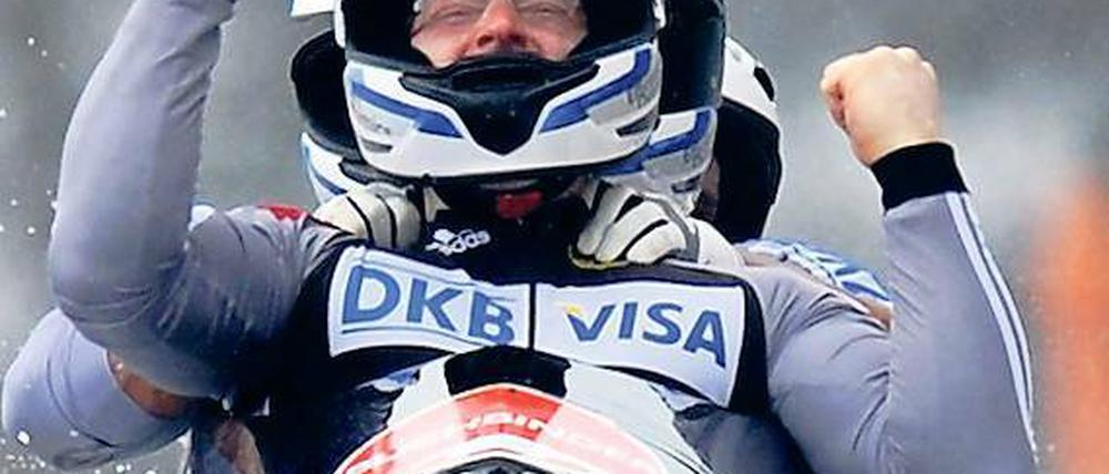 Jubelpose. Manuel Machata und seine Crew gewannen am Königssee.