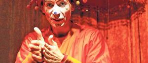 Kunst im Kulturhaus. Zur Feier trat Pan Panazehs verrückter Zirkus auf.