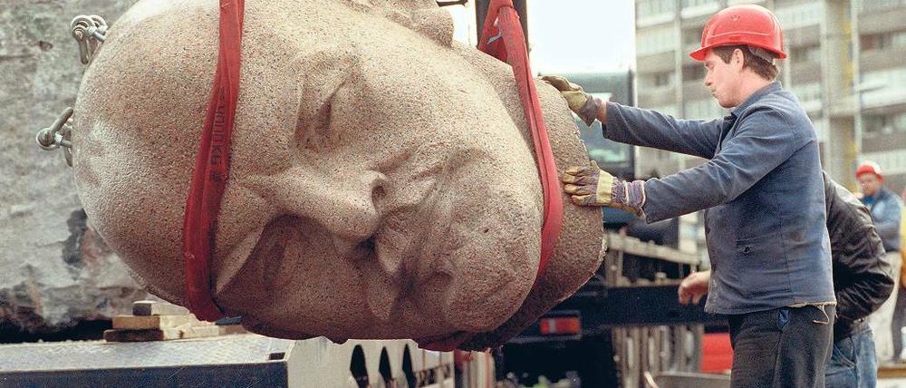 Kopf ab! Die Lenin-Statue soll Bestandteil des geplanten Skulpturenparks in der Zitadelle Spandau werden.