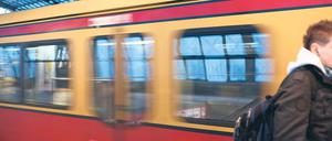 Bald mit 80 Sachen unterwegs. Die Berliner S-Bahn fährt ab dem 28. Februar wieder schneller.