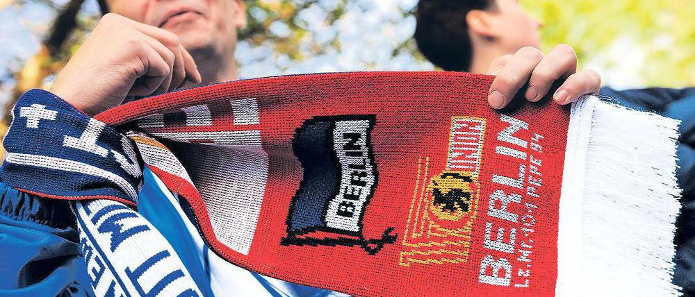 Berlin bleibt Blau-Rot-Weiß. Früher waren die beiden Fanszenen befreundet. Doch bis auf ein paar alte Devotionalien ist nicht mehr viel davon zu sehen.