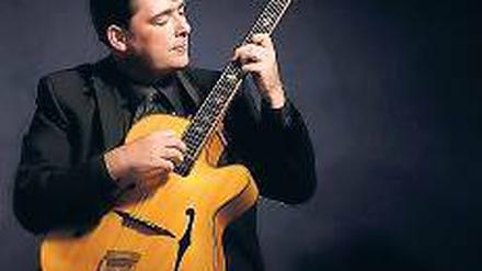 Gepflegte Unterhaltung. Manfred Dierkes und seine Archtop.