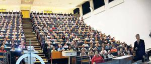 Ganz am Rand. Viele Lehrbeauftragte der Hochschulen fühlen sich heute für ihren Arbeitsaufwand zu schlecht bezahlt.