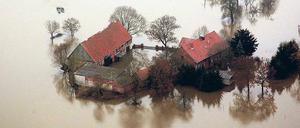 Land unter. Die Elbe hat nahe Wittenberge mit 7,29 Meter den höchsten Wert bei eisfreiem Hochwasser seit Beginn der Pegelbeobachtungen erreicht.
