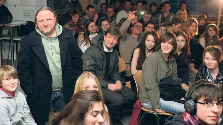 Mittendrin. Schauspieler Axel Prahl (2.v.l.) im Filmgymnasium.
