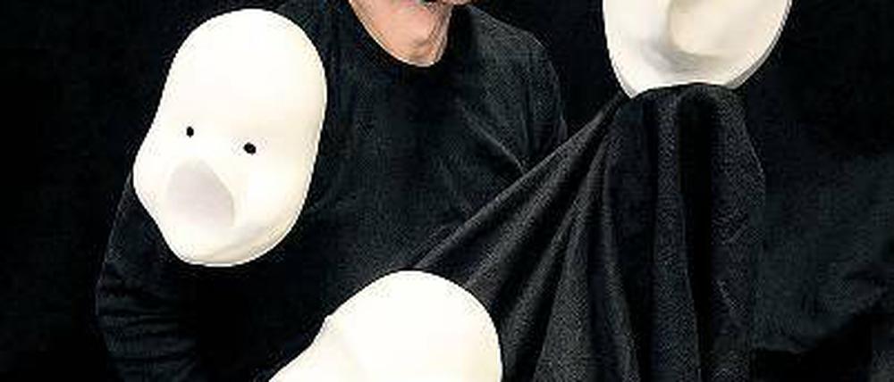 Masken machen nackter. Der Schauspieler Steffen Findeisen.