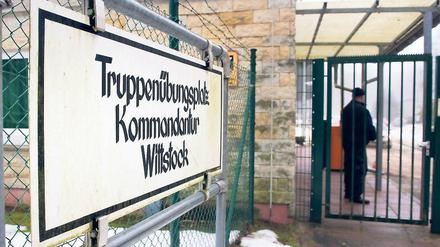 Abrüstung. Mit einem über 18 Jahren währenden Kampf und vielen gerichtlichen Niederlagen der Bundeswehr haben Initiativen die weitere militärische Nutzung der Wittstocker Heide verhindert.
