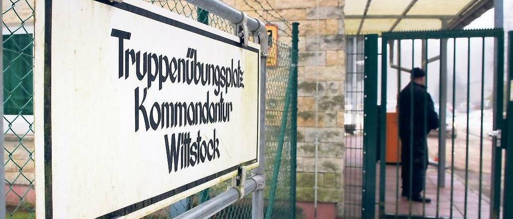 Abrüstung. Mit einem über 18 Jahren währenden Kampf und vielen gerichtlichen Niederlagen der Bundeswehr haben Initiativen die weitere militärische Nutzung der Wittstocker Heide verhindert.