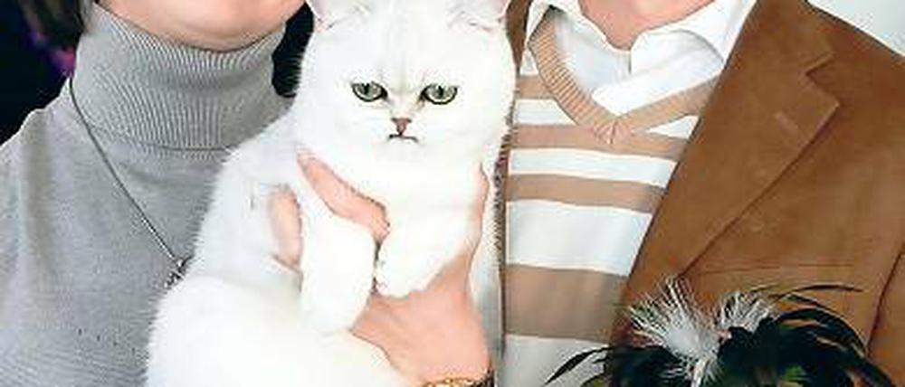 Züchterin Oksana Bakaeva mit Fridolin und Veranstalter Andreas Möbius.