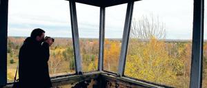 Fotoshooting während eines Rundgangs auf dem früheren Truppenübungsplatz Lieberose (Dahme-Spreewald).