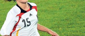 Werbe-Ikone. Turbine Potsdams Fatmire Baj- ramaj kehrt heute aus Kapstadt heim.