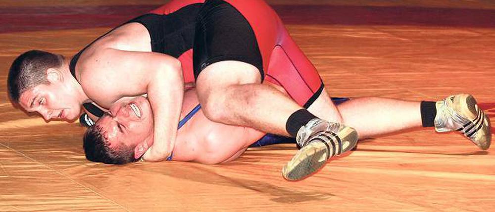 Wechsel nach Frankfurt. Ricardo Melz (oben) verlässt den RC Germania Potsdam. Für ihn kommt der Frankfurter Christian John an die Havel, der bereits für Germanias zweite Mannschaft auf die Matte ging.