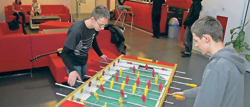 Neue Räume. Der Jugendklub Offline des SC Potsdam ist diese Woche in die neuen Räume gezogen. Nach mehr als einem Jahrzehnt in Containern und Übergangsquartieren ist der Neubau im Kirchsteigfeld fertig.