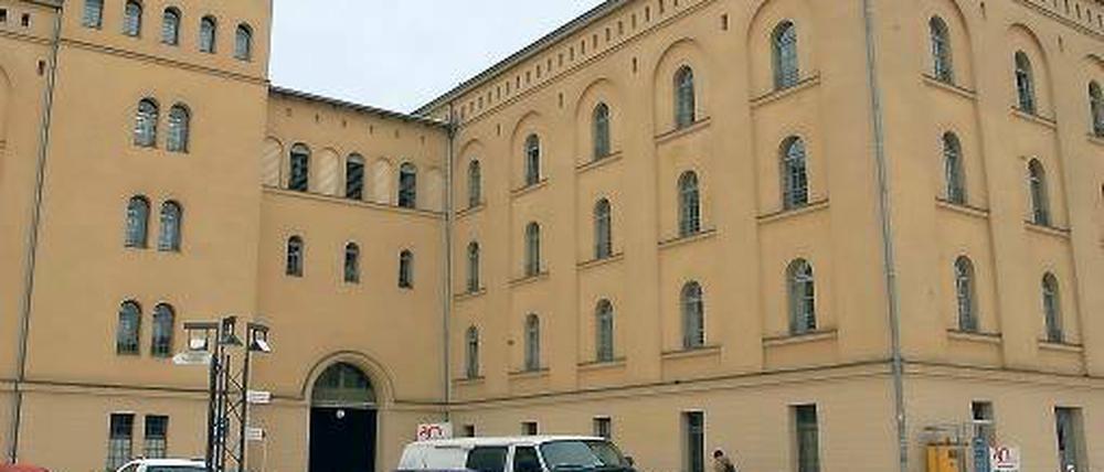 Sorge vor giftigen Holzschutzmitteln: In Büros der Stiftung Naturschutzfonds Brandenburg mit Sitz im Persiusspeicher in der Zeppelinstraße 136 sind Substanzen wie Dichlordiphenyltrichlorethan (DDT), Lindan oder Pentachlorphenol (PCP) entdeckt worden.