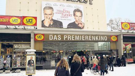 Vorm Umbau. Die Frontfassade bleibt erhalten, der große Saal ebenso. Ab 2012 soll es wieder glanzvolle Momente geben.