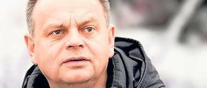 Aufmerksamer Beobachter. Ingo Kahlisch aus Potsdam, seit 21 Jahren als Trainer in Rathenow tätig, war schon oft als Zuschauer beim Potsdamer Hallenmasters. Nun greift er erstmals selbst aktiv ins Turniergeschehen ein.