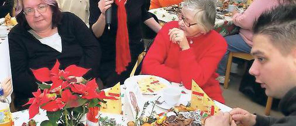 Zum achten Mal sang Ingrid Raack zur Weihnachtsfeier in der Suppenküche.