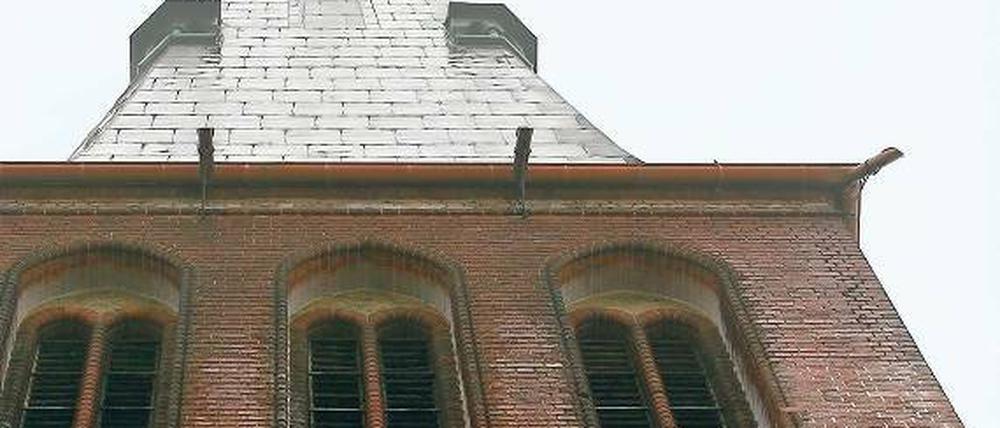 Neugotisches Gotteshaus. Schritt für Schritt wird die Kirche Bornim saniert, finanziert durch Spenden. Bis 2013 sollen die wichtigsten Arbeiten abgeschlossen sein.