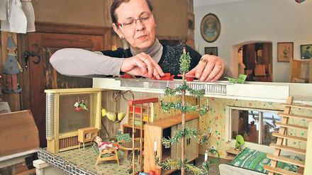 Weihnacht in der Puppenstube. Birgit Niepmann dekoriert sie liebevoll.