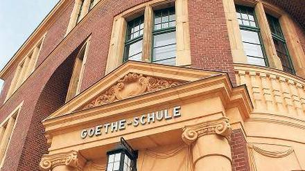 Einst Gymnasium, jetzt Gesamtschule, bald wieder Gymnasium.