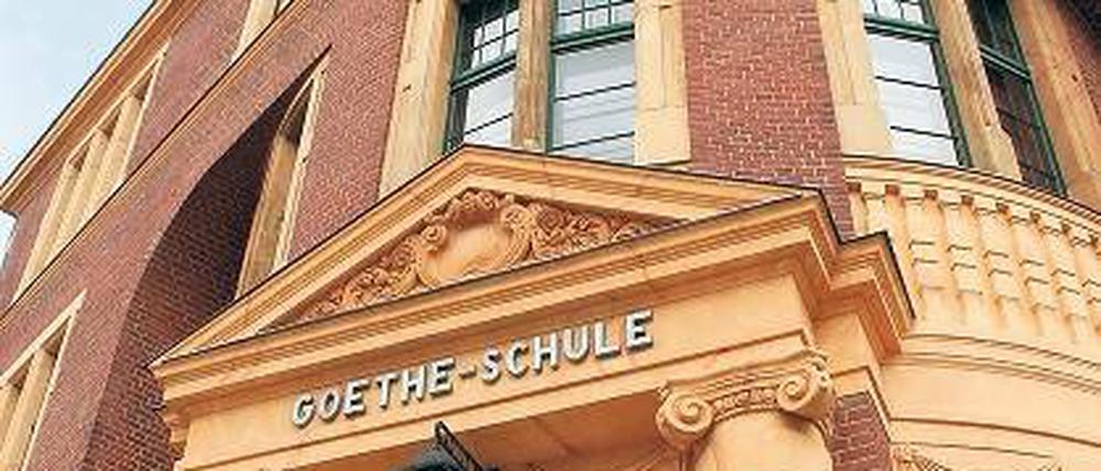 Einst Gymnasium, jetzt Gesamtschule, bald wieder Gymnasium.