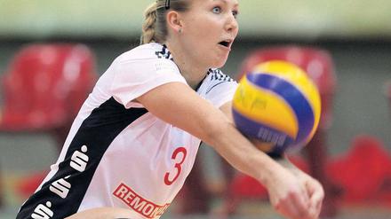 Auf der Liberoposition. Lisa Rühl wechselte im Sommer vom VT Aurubis Hamburg zum SC Potsdam, mit dem sie morgen im DVV-Pokal-Viertelfinale den Cup-Verteidiger Dresdner SC empfängt. Obwohl Außenseiter, sieht sich Potsdam nicht chancenlos.