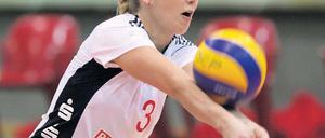 Auf der Liberoposition. Lisa Rühl wechselte im Sommer vom VT Aurubis Hamburg zum SC Potsdam, mit dem sie morgen im DVV-Pokal-Viertelfinale den Cup-Verteidiger Dresdner SC empfängt. Obwohl Außenseiter, sieht sich Potsdam nicht chancenlos.