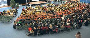 Ein Bogen über 20 Jahre wurde gestern gespannt: Am letzten Tag der DDR wurde die Erlaubnis zur Gründung der Berlin Brandenburg International School erteilt. 700 Schüler feierten in Kleinmachnow das Jubiläum.