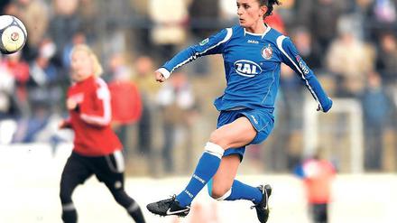 Sehenswert zum 1:0. Fatmire Bajramajs Heber, der zum Potsdamer Führungstor über den Herforder SV führte und letztlich Turbines einziger Treffer gegen den Aufsteiger und krassen Außenseiter blieb.