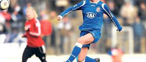 Sehenswert zum 1:0. Fatmire Bajramajs Heber, der zum Potsdamer Führungstor über den Herforder SV führte und letztlich Turbines einziger Treffer gegen den Aufsteiger und krassen Außenseiter blieb.