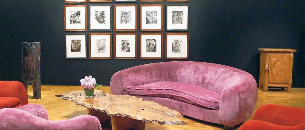 Wertvoll: Joop verschafft sich Luft und verstreigert diese Möbel.