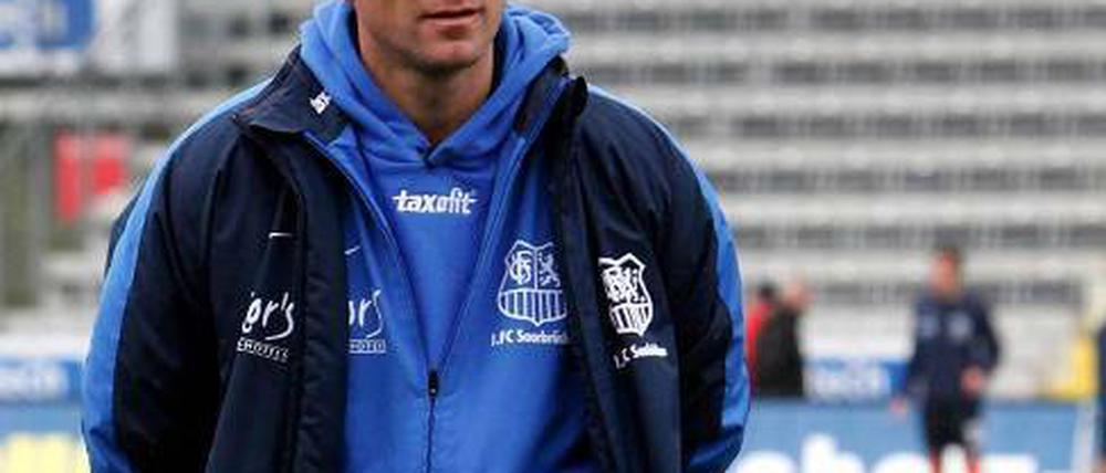 Jürgen Luginger (42) spielte in der Ersten und Zweiten Bundesliga. Seit Juli 2010 ist er Trainer in Saarbrücken.