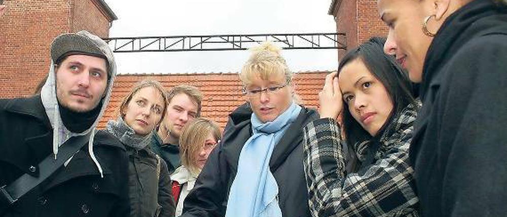 Twin Towers einmal anders. Insgesamt 48 Studenten, unter anderem aus den Vereinigten Staaten, sollen sich eine Woche lang den Kopf zerbrechen, wie man den Eingangsbereich zum künftigen Sportpark Luftschiffhafen gestalten kann.