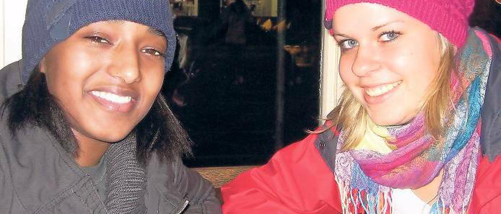 Potsdam-Gäste. Quiandra Taylor (o. l.) verbringt mit Gastgeberin Lisa Mohrin auch die Freizeit, Zlatin Aleksiev bleibt mit der Heimat Bulgarien über Skype in Kontakt. 