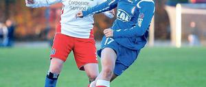 Treffsicher. Yuki Nagasato (rechts)  hier im Duell mit Carolin Simon  erzielte nach ihrer Einwechslung gegen den Hamburger SV auch diesmal das entscheidende Tor.