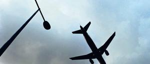 Schon über Werder in die Landeschleife: Die Initiative Fluglärmfreie Havelseen will verhindern, dass die Region zur Luftkreuzung wird. Stattdessen sollten die Jumbos westlich an Werder und südlich an Ferch vorbeidüsen.