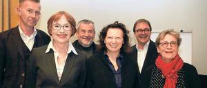 Kritikfreudig. Die Mitglieder des Potsdamer Gestaltungsrates (v.l.): Martin Reichert, David Chipperfield Architects Berlin; Regina Poly, Garten- und Landschaftsarchitektin, Städtebau-Preisträgerin; Michael Bräuer, Rostocker Stadtplaner, Mara Pinardi, Professorin für Architektur in Berlin; Christian Rapp, Architekturprofessor in Eindhoven und Ulla Luther, Professorin und Ex-Staatssekretärin.