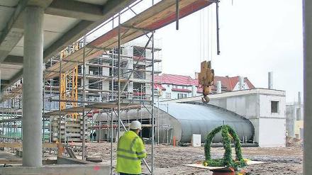 Der Rohbau des Johanniter-Quartiers steht. Gestern war Richtfest.