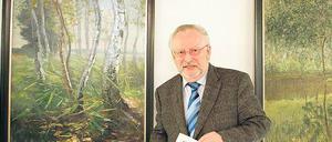 Schilf und Seerosen. Heinz Schmal neben einem Birkenbild, dass de-Gral nach der Begegnung mit Hagemeister malte.