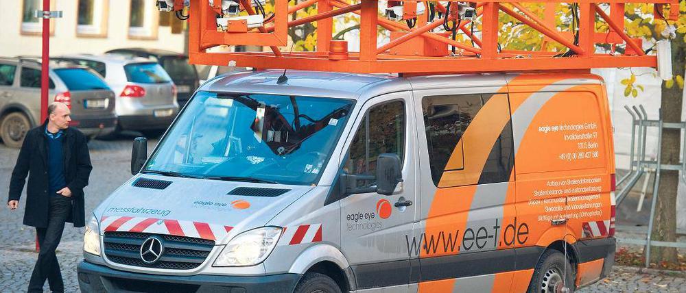 Spezielle Zählung. Ein Messwagen ist in Bernau unterwegs.