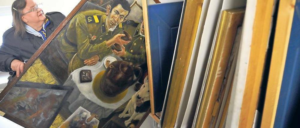 DDR auf Lager. Auf Burg Beeskow lagert ein ostdeutscher Kunstschatz.