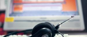 Teilnehmer verzogen. Rund 60 Mitarbeiter der Deutschen Telekom in Potsdam müssen sich demnächst wohl auf einen neuen Arbeitsweg einstellen. 57 Beschäftigte sollen künftig in Berlin arbeiten, vier müssen nach Plänen des Konzerns nach Leipzig wechseln.