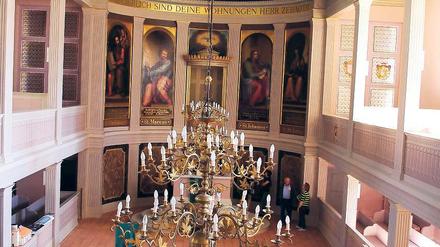 Prächtig. Die Kirche in Neuhardenberg konnte dank zahlreicher Spenden fast vollständig restauriert werden.