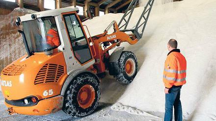 Wintervorrat. Im vergangenen Winter reichten die Salzvorräte meist nicht.
