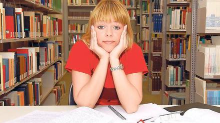 Den Durchblick behalten. Tutoren können beim ersten eigenen Stundenplan helfen oder Ängste vor Prüfungen nehmen.